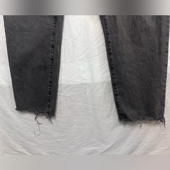 Madewell Vintage Jean Gray Distressed Raw Hem Jeans Size 32/3X - Picture 2 of 8